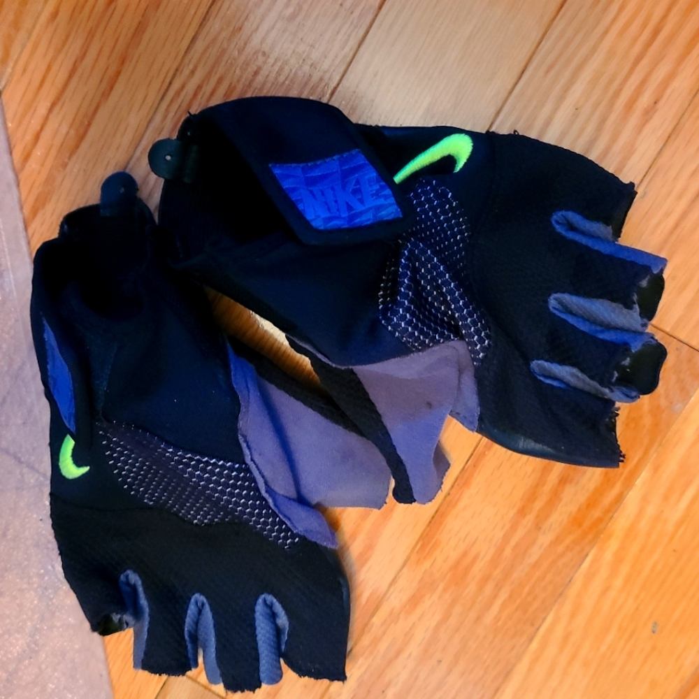 Fingerless gloves